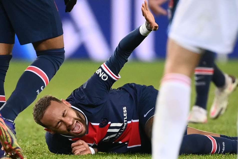 Paris Saint-Germain 0-1 Lyon: Neymar injury compounds dismal defeat