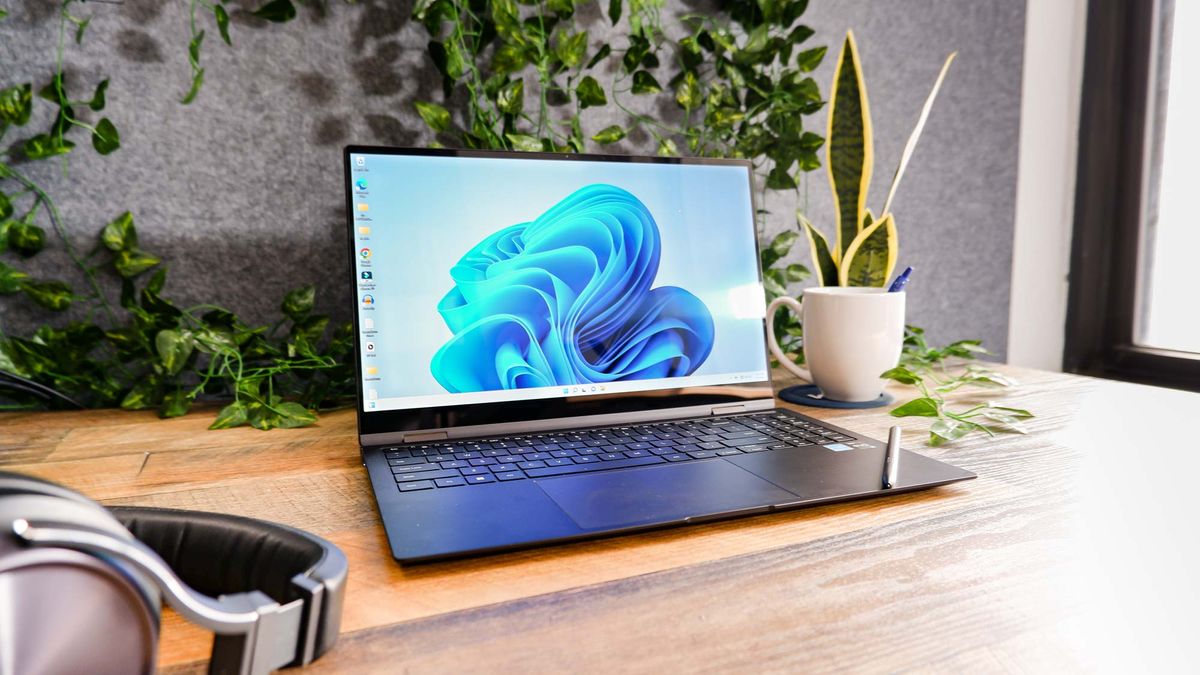 My favorite laptop of the year isn’t a MacBook — it’s this 2-in-1