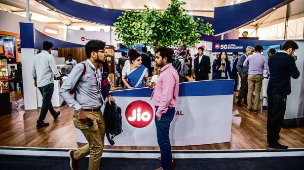 From Reliance Jio data loan to Airtel combo pack, new offers launched last week