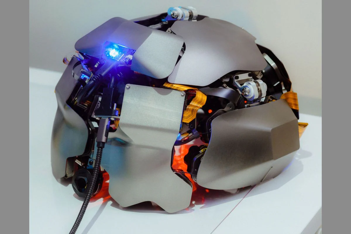 A $50,000 Helmet That Can Read Human Mind Is Now Selling in US