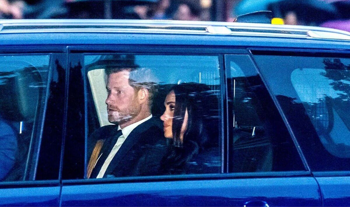 Meghan looks 'gorgeous' as she arrives at Buckingham Palace