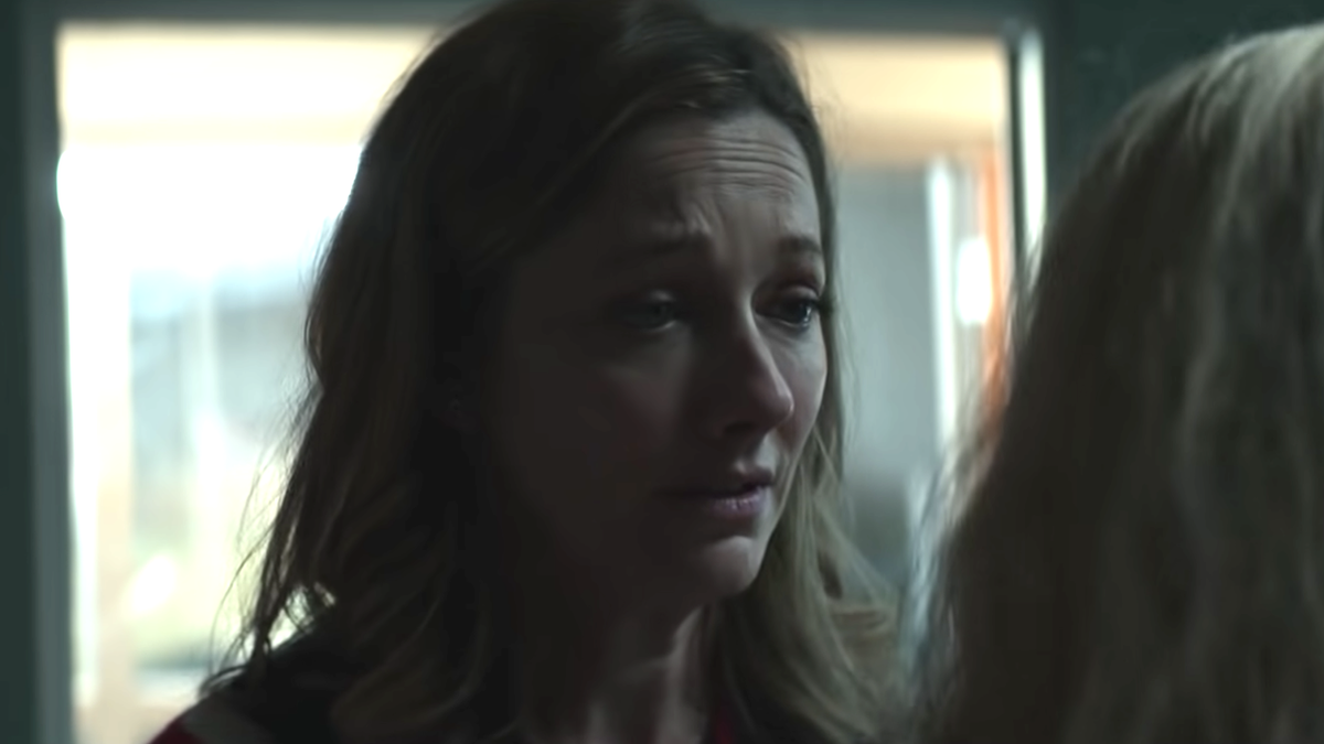 Halloween Kills’ Jamie Lee Curtis Shares Sweet Set Photos With Onscreen Daughter Judy Greer