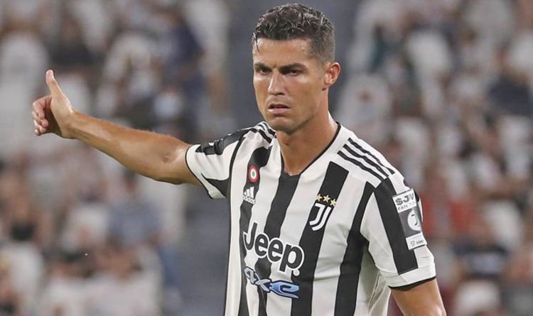 Manchester United already planning longer Cristiano Ronaldo stay after contract decision