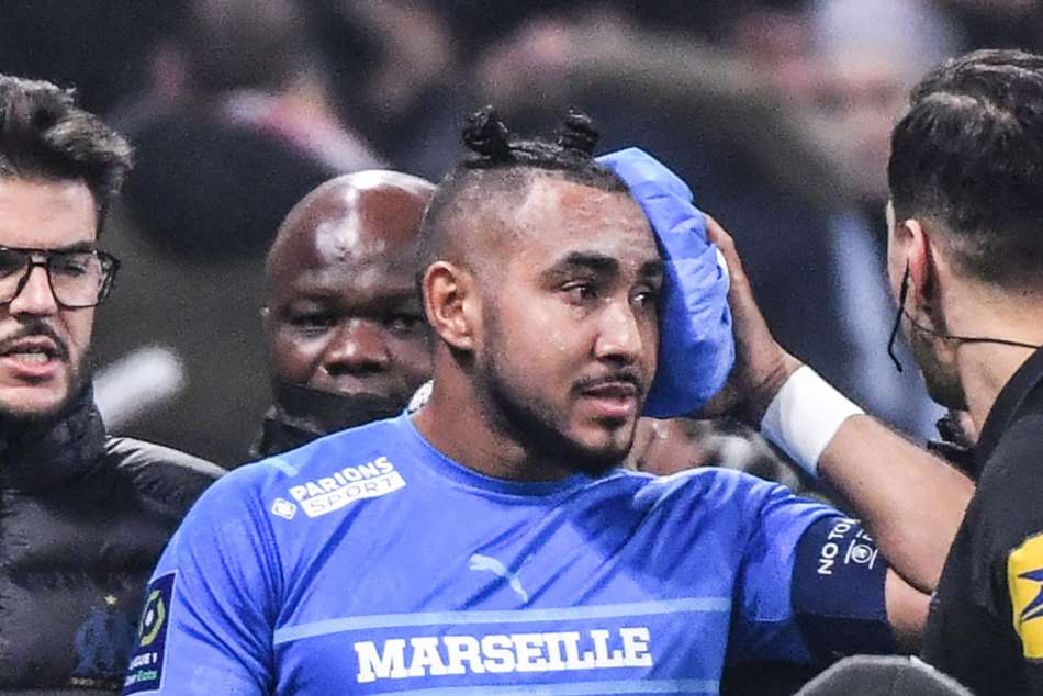 Lyon v Marseille abandoned after Payet hit by bottle, arrest revealed as LFP condemns more French violence
