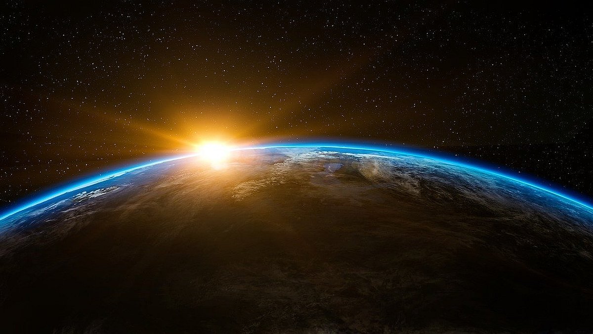 Priests to Help NASA Prepare for Alien Life Discovery