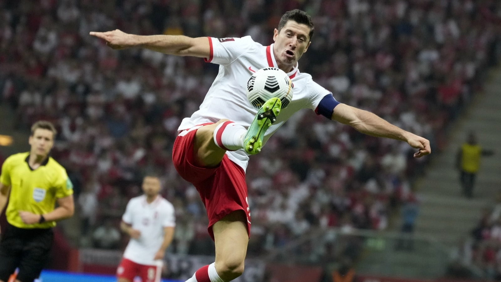Barcelona's Robert Lewandowski given three-game ban for red card
