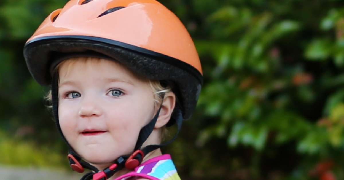 Hilarious Toddler Stares At Shirtless Man As He Passes By [Video]