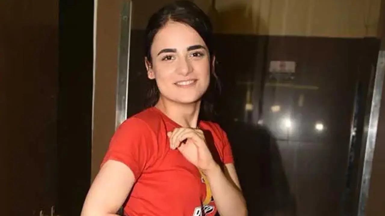 Radhika Madan starts her fifth film of the year with Akshay Kumar in Wai