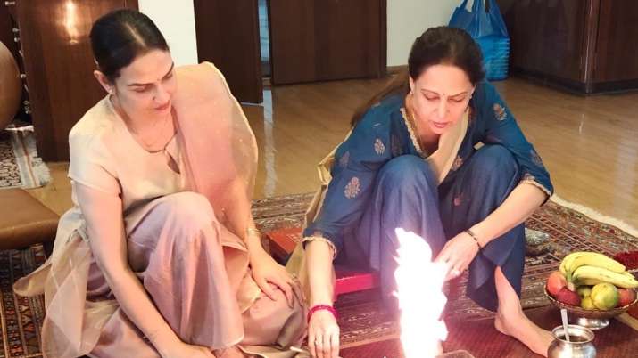 Hema Malini organises havan on daughter Esha Deol's 39th birthday | PHOTOS
