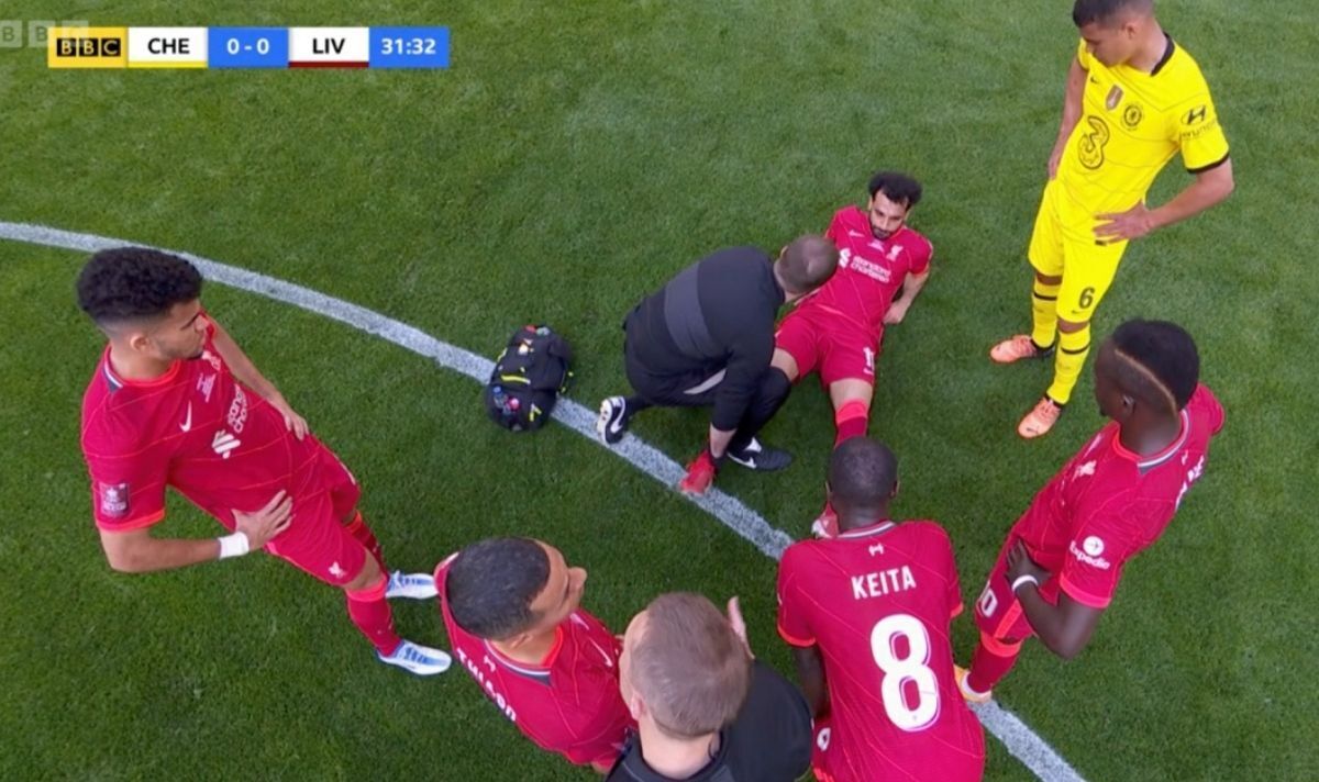 Liverpool star Mohamed Salah suffers FA Cup final injury in major Champions League worry