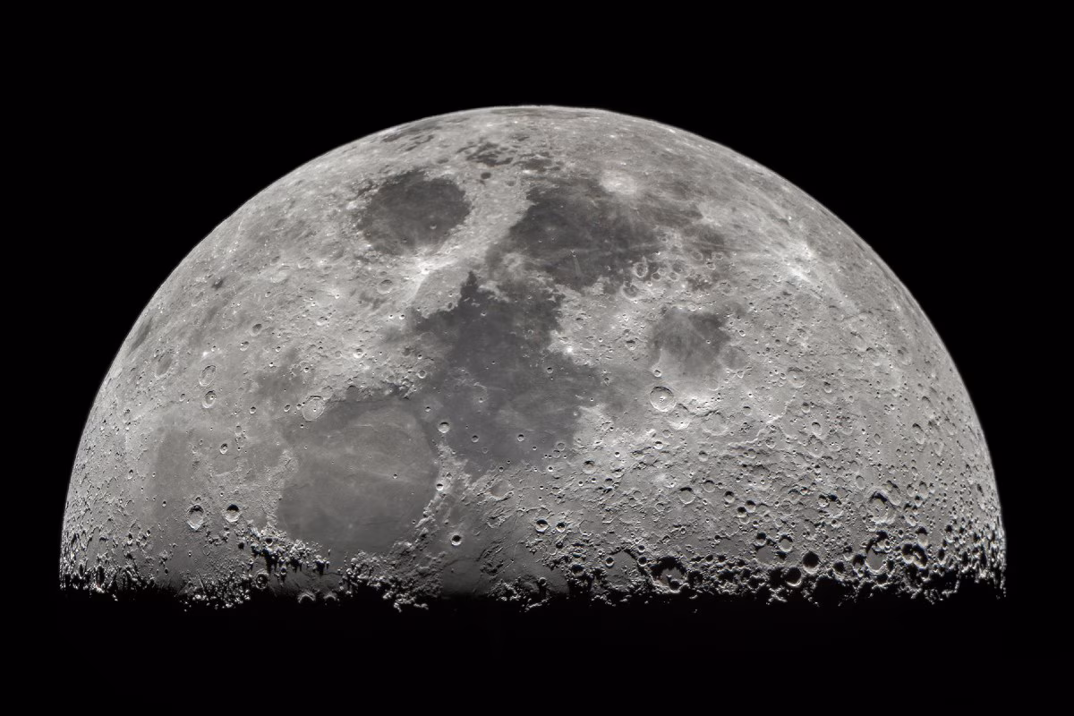 Moon Has More Water Than Previously Known And You May Be Wondering: Can We Actually Live There?