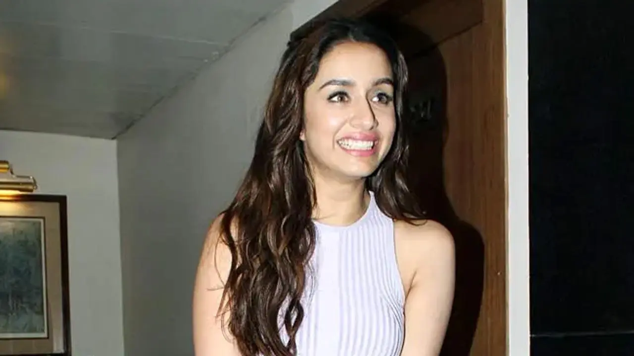 Sunday mood: Shraddha Kapoor channelises her inner 'chai lover'