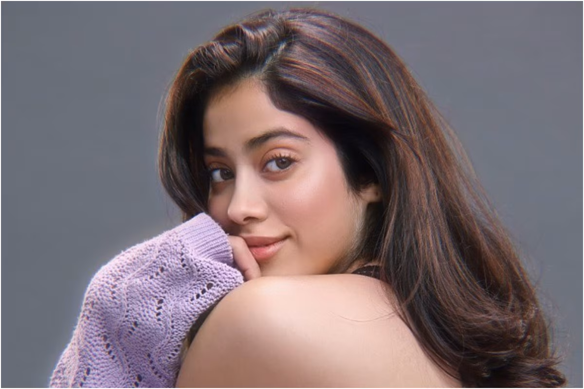 Janhvi Kapoor Shares Adorable Pics as Sister Khushi Turns 20