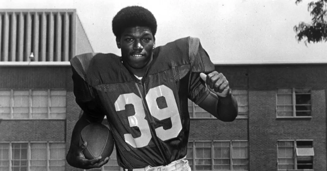 Sam Cunningham Dies at 71; Fostered Integration on the Football Field