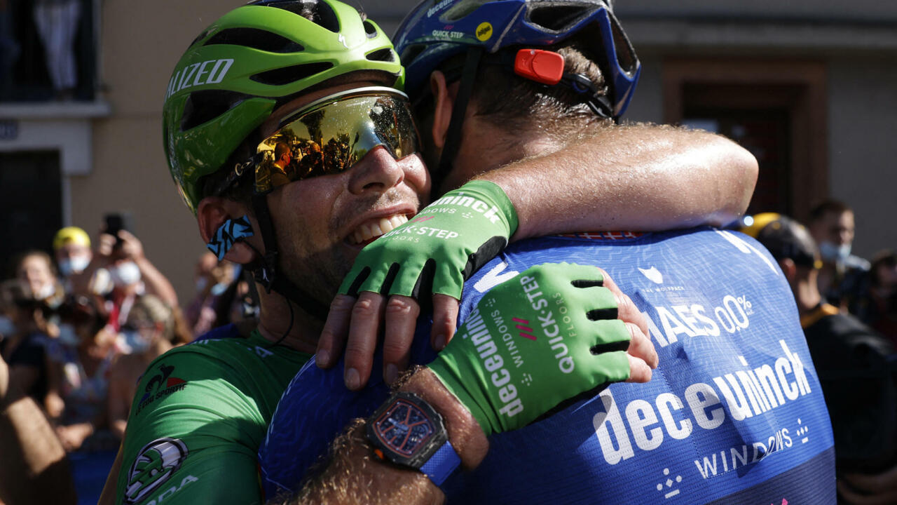 Cavendish equals Merckx's all-time Tour stage win record with 34th victory