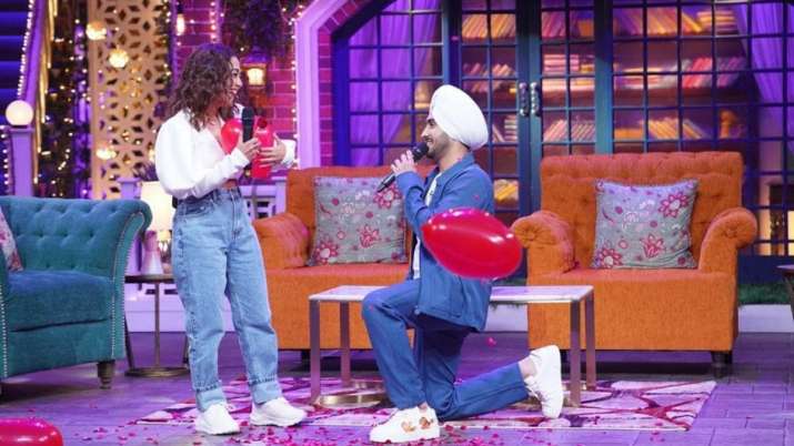 Newlyweds Neha Kakkar, Rohanpreet fill the air with romance on The Kapil Sharma Show | VIDEO