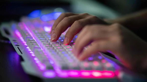 Russian hackers behind SolarWinds targeting government agencies, Microsoft warns