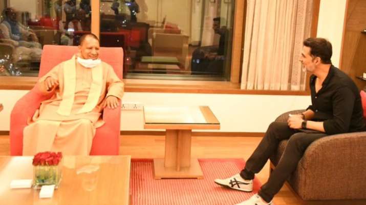 PICS: Akshay Kumar meets UP Chief Minister Yogi Adityanath in Mumbai