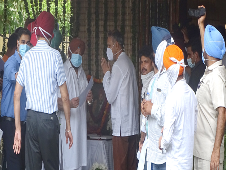 पंजाब सीएम व मंत्रियों ने दुख व्यक्त किया: उड़नसिख मिल्खा सिंह को अंतिम विदाई देने के लिए खेलमंत्री और गवर्नर भ