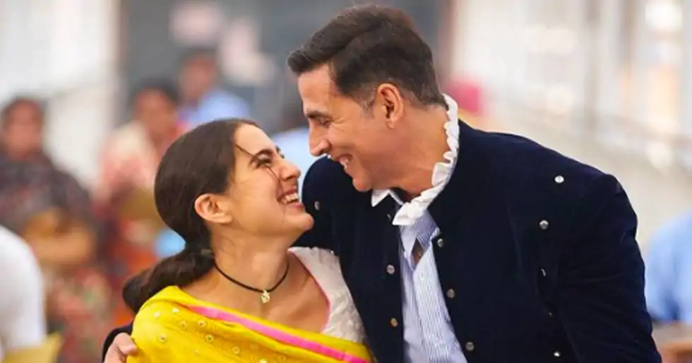Sara Ali Khan writes a special message for co-star Akshay Kumar