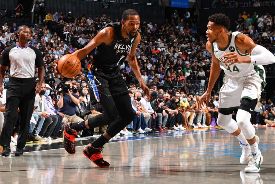 NBA playoffs 2021: Durant leads Nets' blowout of Bucks for 2-0 lead, Suns draw first blood