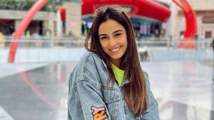 Bigg Boss 12 fame Srishty Rode informs fans about her COVID-19 positive report, later deletes post