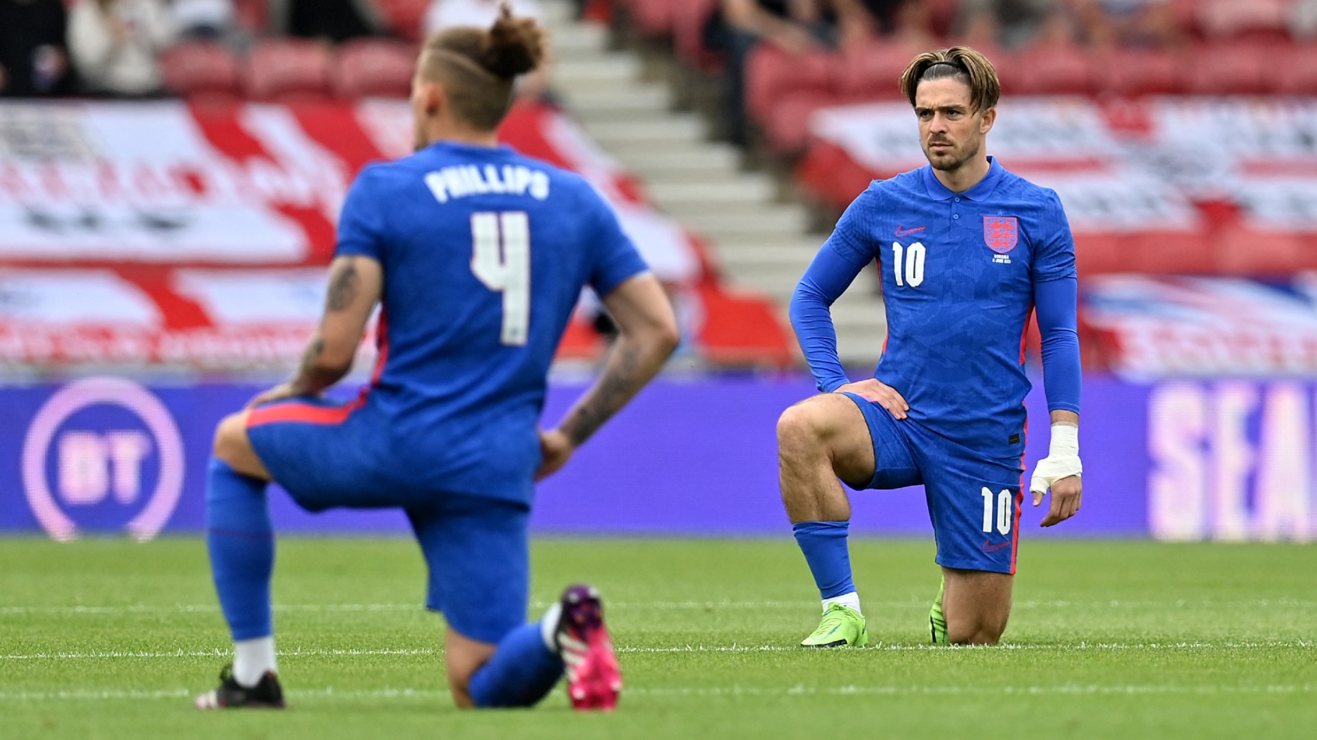 England fans again boo own players for kneeling prior to kickoff vs. Romania