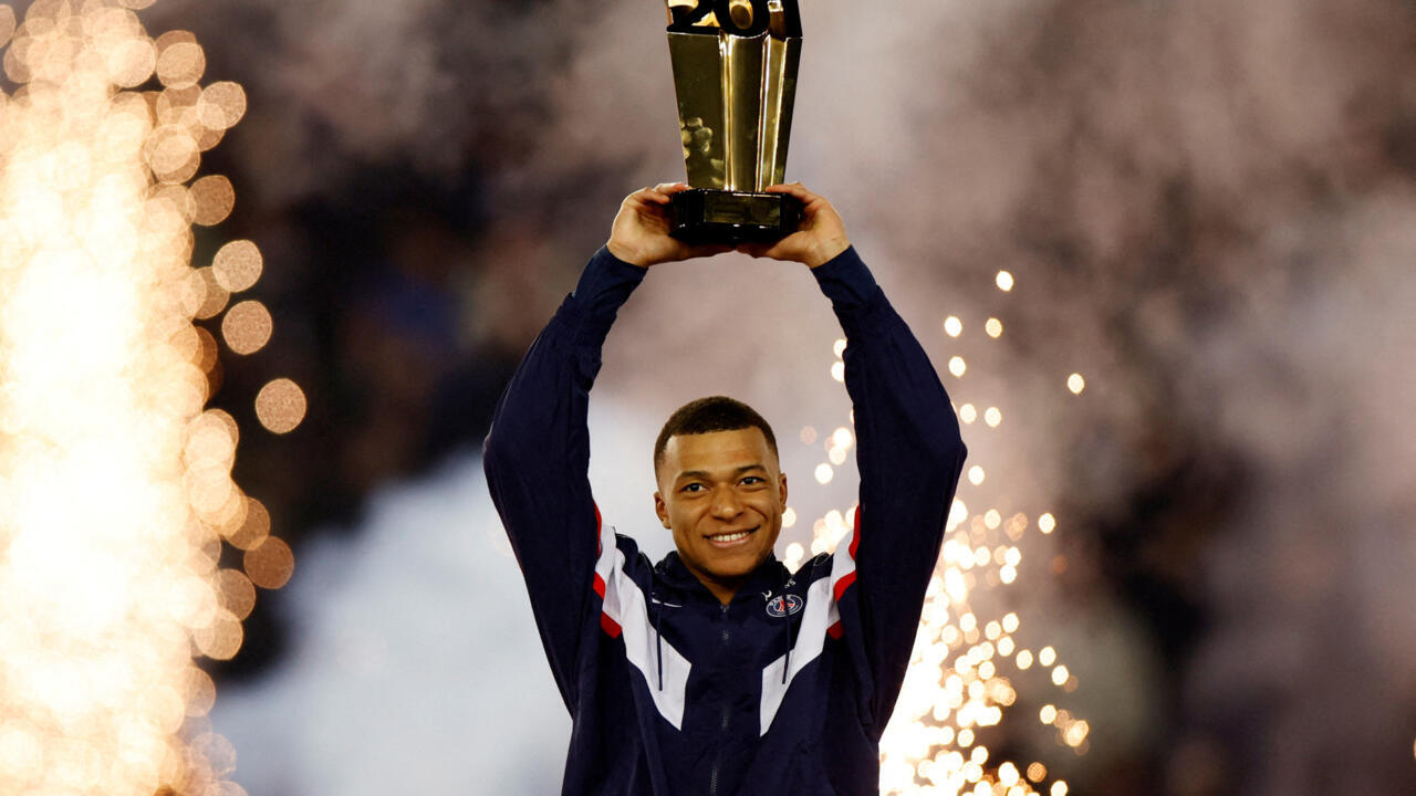 ‘I play to make history,’ says Mbappé as he clocks PSG goal record