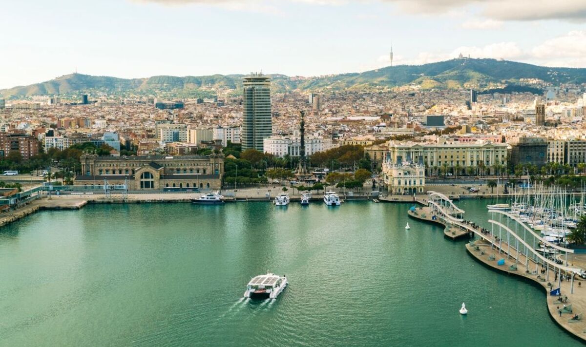 Cruise guests issue first day holiday warning of 'crazy delays’