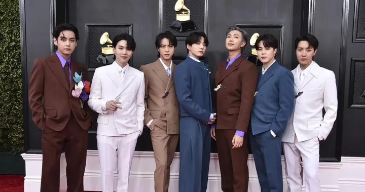BTS announces indefinite hiatus as members pursue solo projects - National | Globalnews.ca