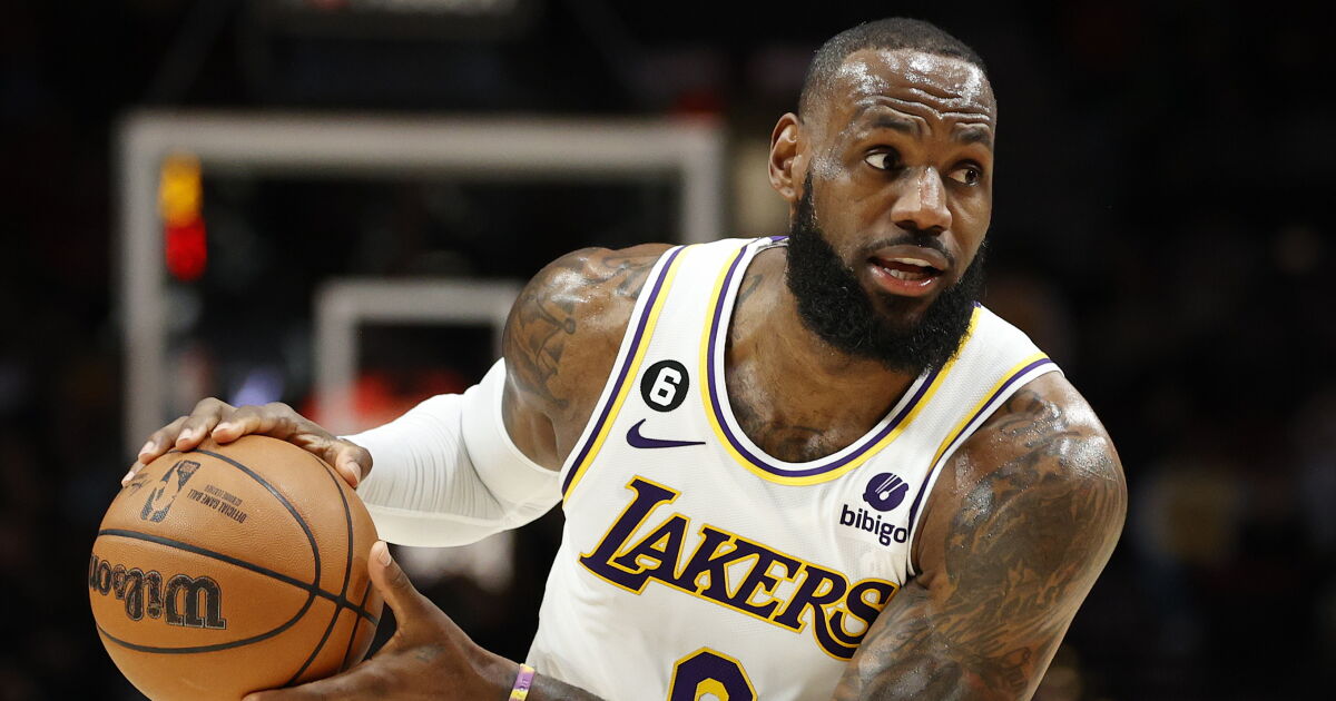 LeBron James scores 37 points as Lakers rally in wild comeback over Portland