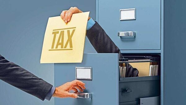Can NRIs extend the term of PPF accounts?