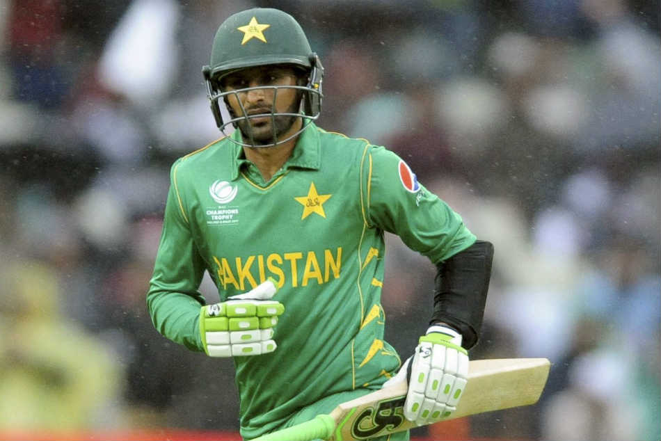 No communication from selectors: Malik on being dropped from Pak's NZ tour