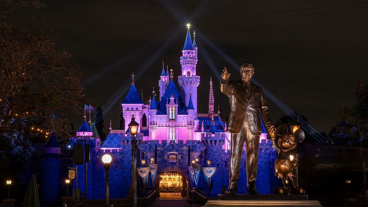 Viral TikTok At Disneyland Shows Insane Lines—Even For Those Who Paid Extra For Pass