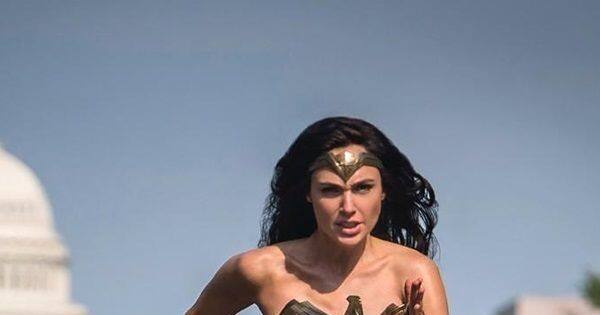 Gal Gadot's Wonder Woman 1984 to finally release in theatres and OTT in US on THIS date | Bollywood Life