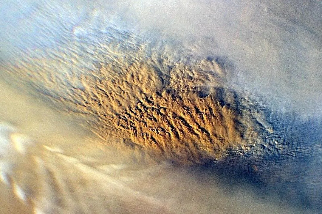 Dust Storms on Mars Might Glow with Tiny Sparks, Study Shows