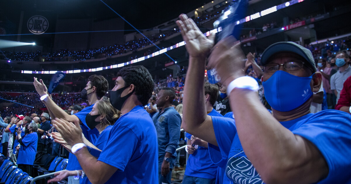 Clippers finally get a capacity crowd for Game 6 vs. Jazz