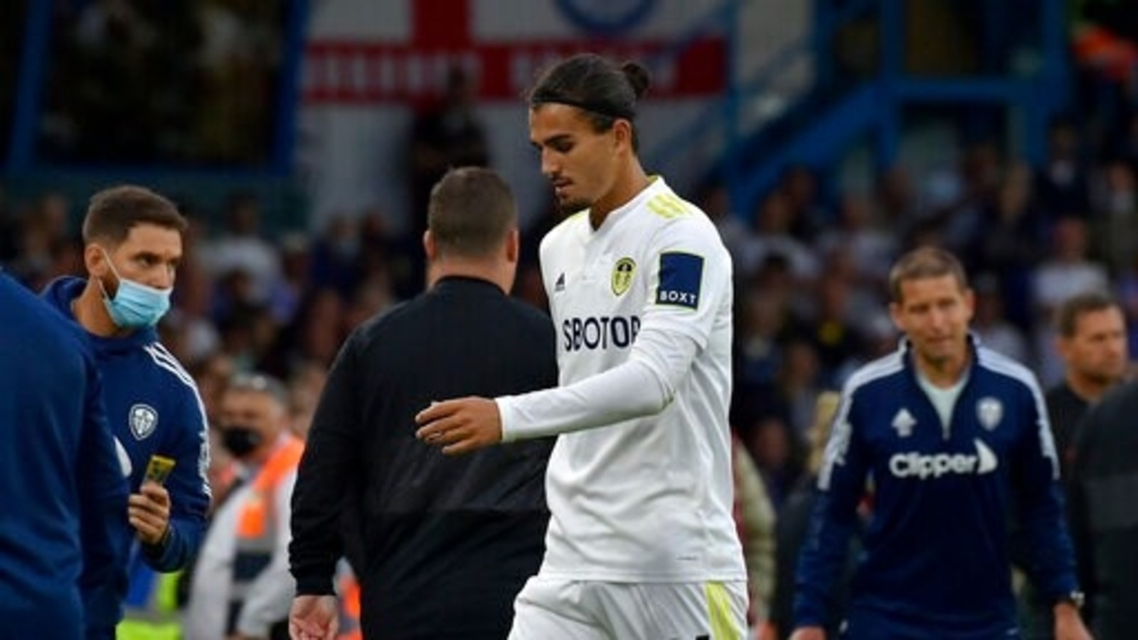 Liverpool's Elliott says 'wrong' that Leeds fails with red-card appeal