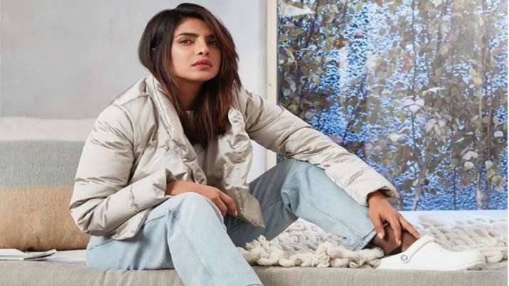 Priyanka Chopra to start shooting for her new Hollywood film which is reportedly titled 'Text for You'