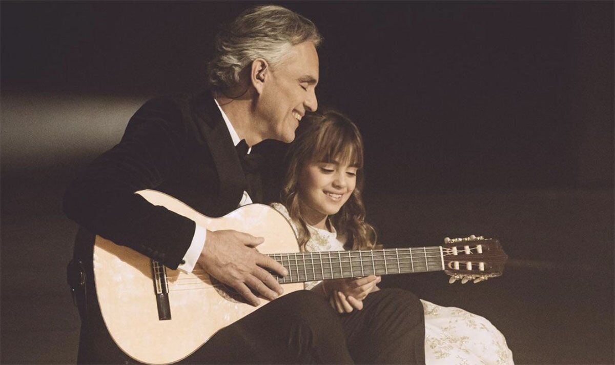 Andrea Bocelli performs with 10-year-old daughter Virginia Bocelli backstage – WATCH