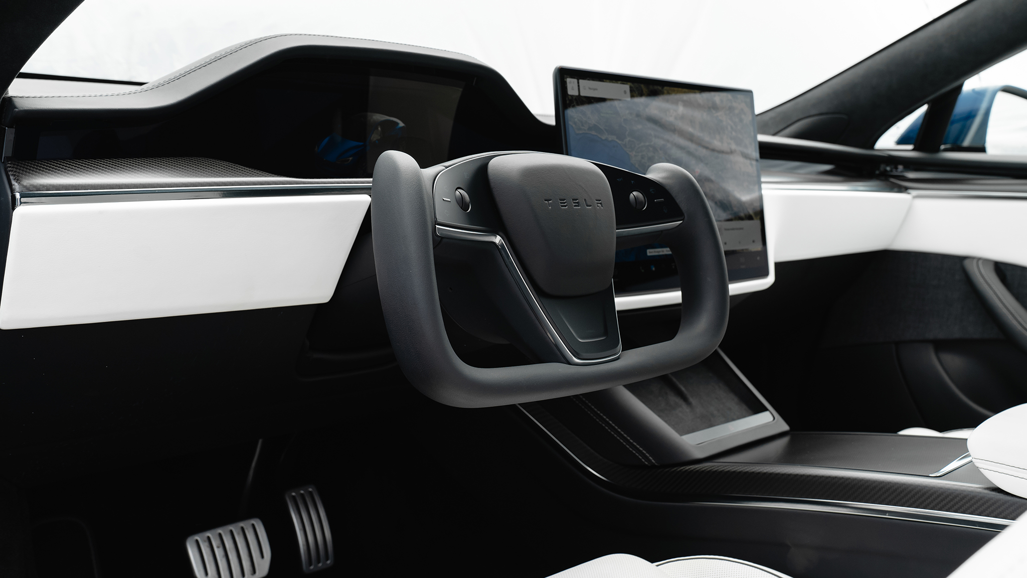 No Yoke, the Refreshed Tesla Model S Ditches the Round Steering Wheel Entirely