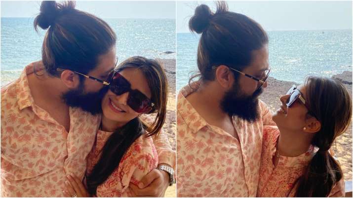 Yash aka KGF Chapter 2's 'Rocky bhai' kisses wife Radhika Pandit in romantic vacay pic