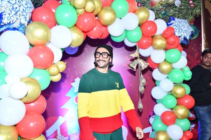 India Tv - Ranveer Singh celebrates Christmas with kids India Tv - Ranveer Singh celebrates Christmas with kids