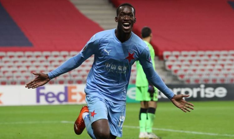 Arsenal set to rival Juventus for