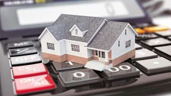 Go for home loan refinancing when rates are low, tenure long