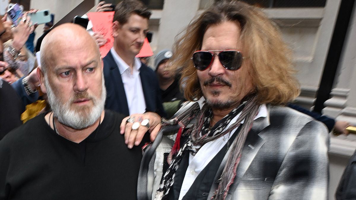 Photos Of Johnny Depp Getting Escorted Out Of A Hotel Are Going Around, But It's Not What It Seems