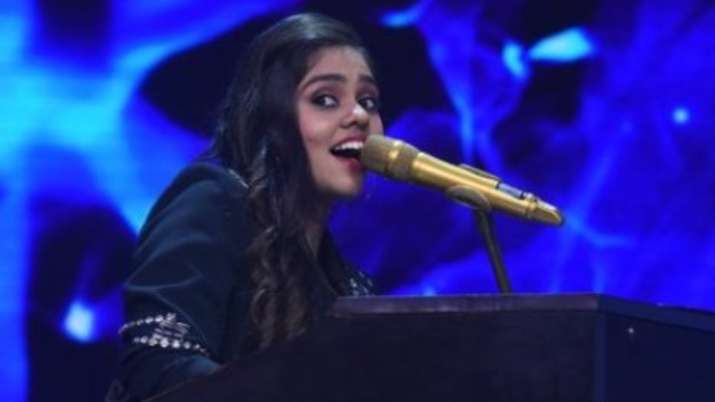 Indian Idol 12: Sarabjit's Omung Kumar offers Shanmukha Priya to sing for his film, draws a sketch for her