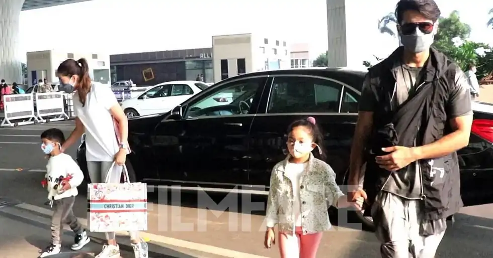 Mira and Shahid Kapoor clicked at the airport with kids
