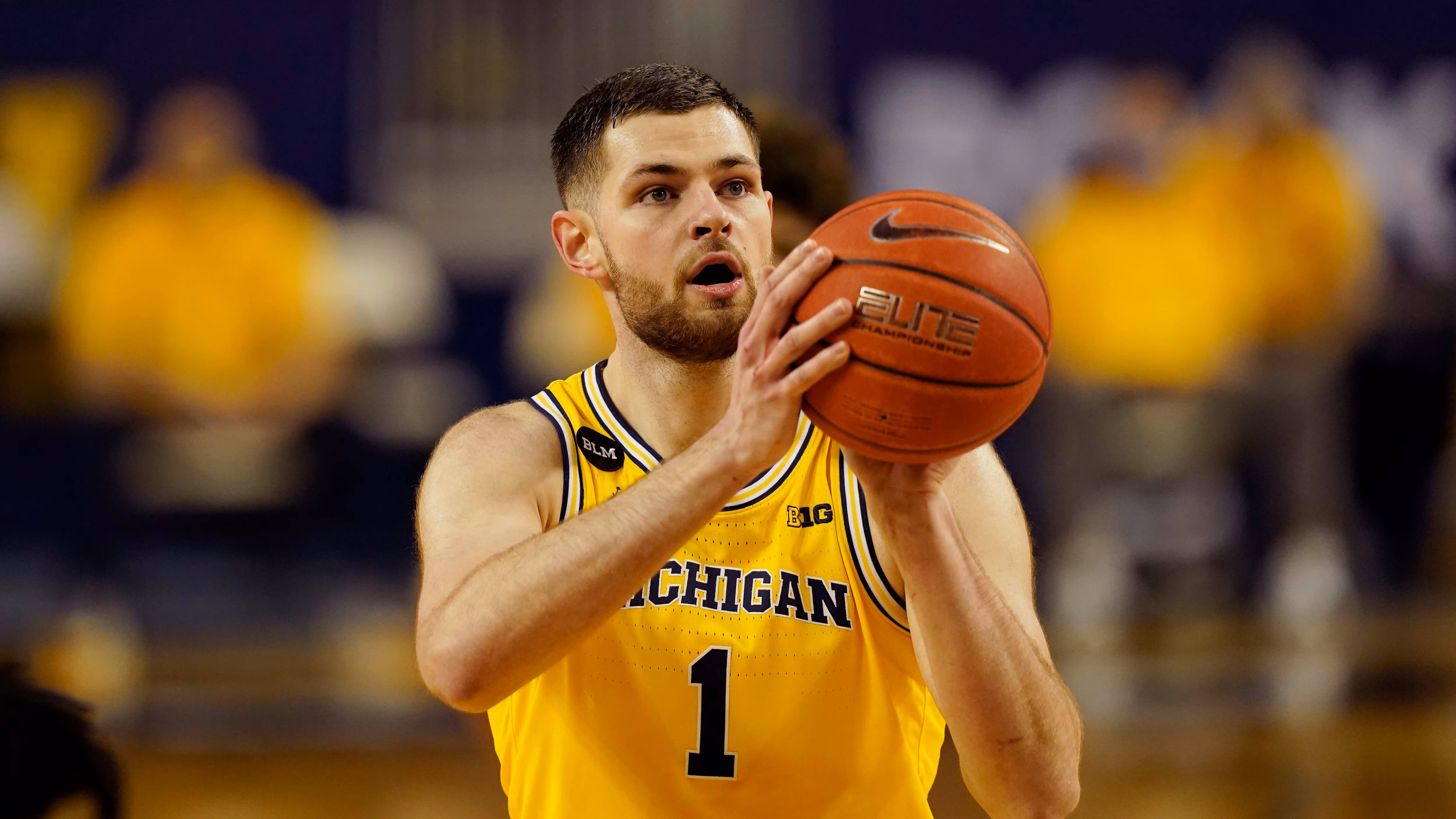 Hunter Dickinson Will Return to Michigan for Sophomore Season, Forgo 2021 NBA Draft