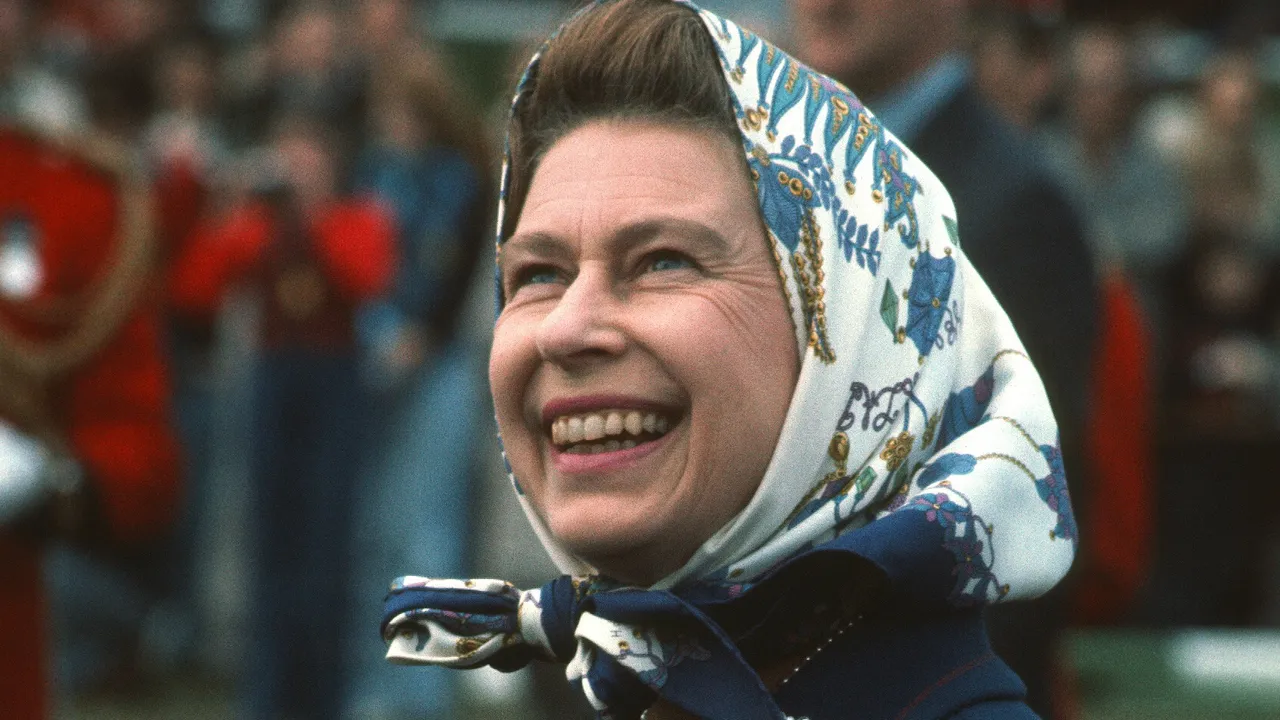 The Queen’s Quiet Influence on Britain’s Fashion Industry